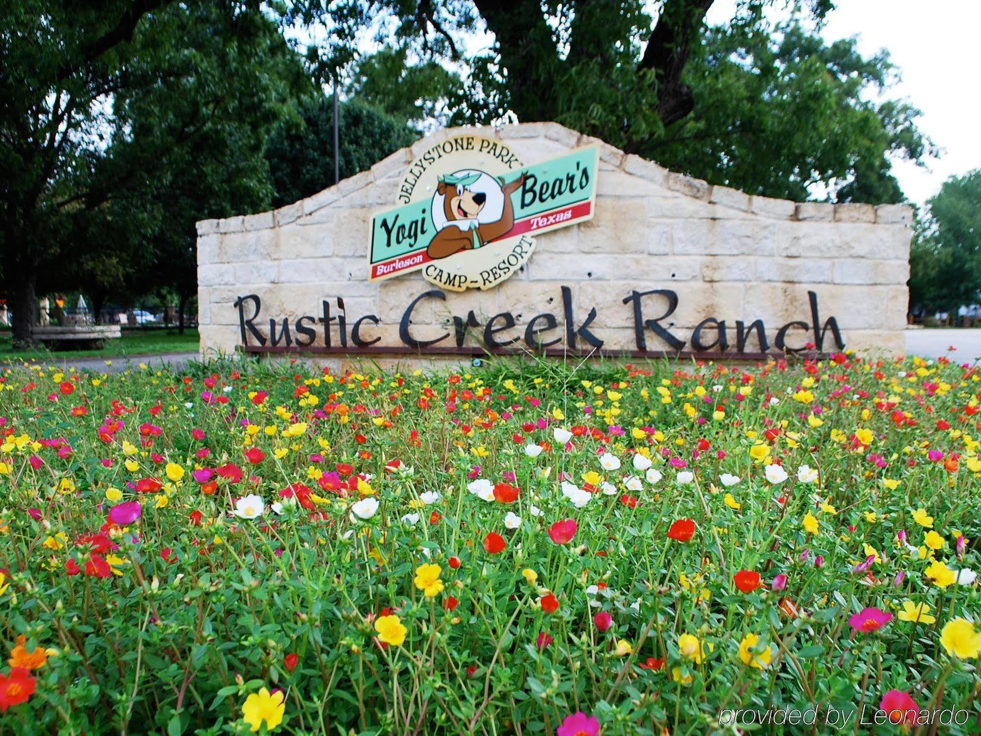Rustic Creek Ranch Resort At North Jellystone Park Burleson Exterior foto